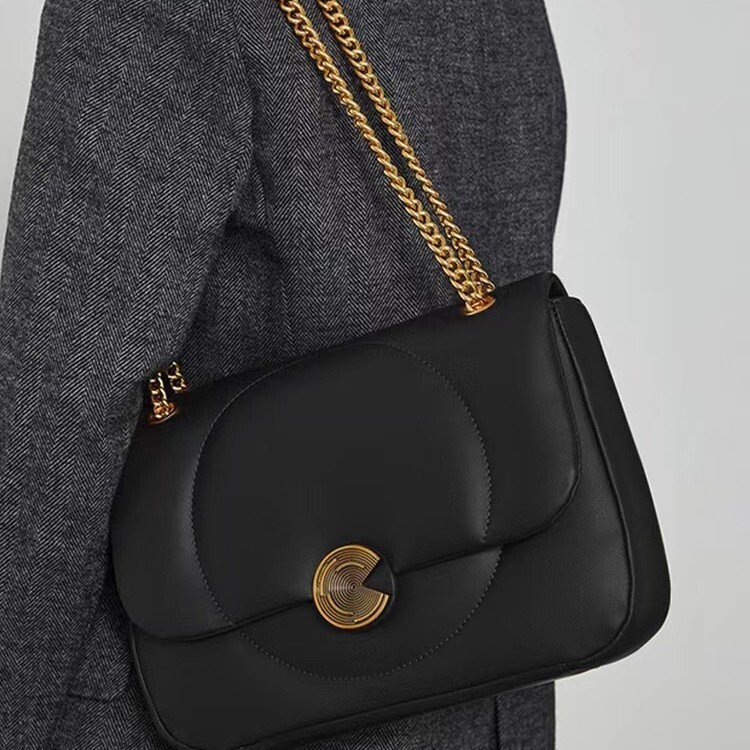 New fashionable and minimalist women's bag with niche design, underarm bag, designer fashion shoulder bag, crossbody bag