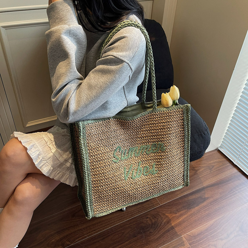 designer Fashion Underarm Straw Bag Fashion Trend Women's Handbag Commuting Travel Versatile Beach Bag Straw Bag