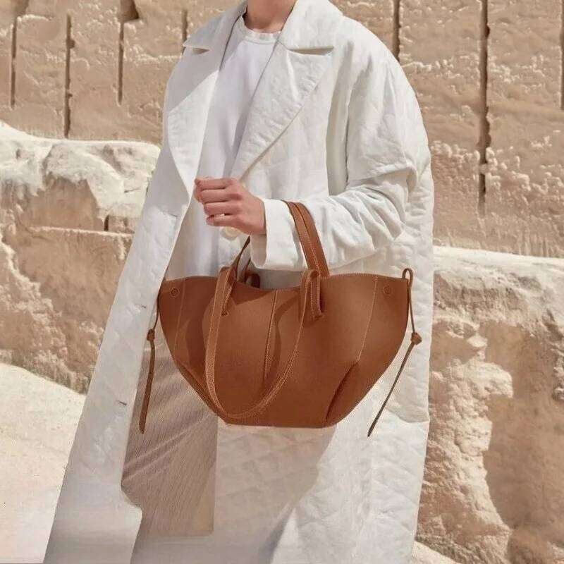 New clothing bag, wing holder extra large capacity single shoulder women's bag commuting handbag, real leather bag2025