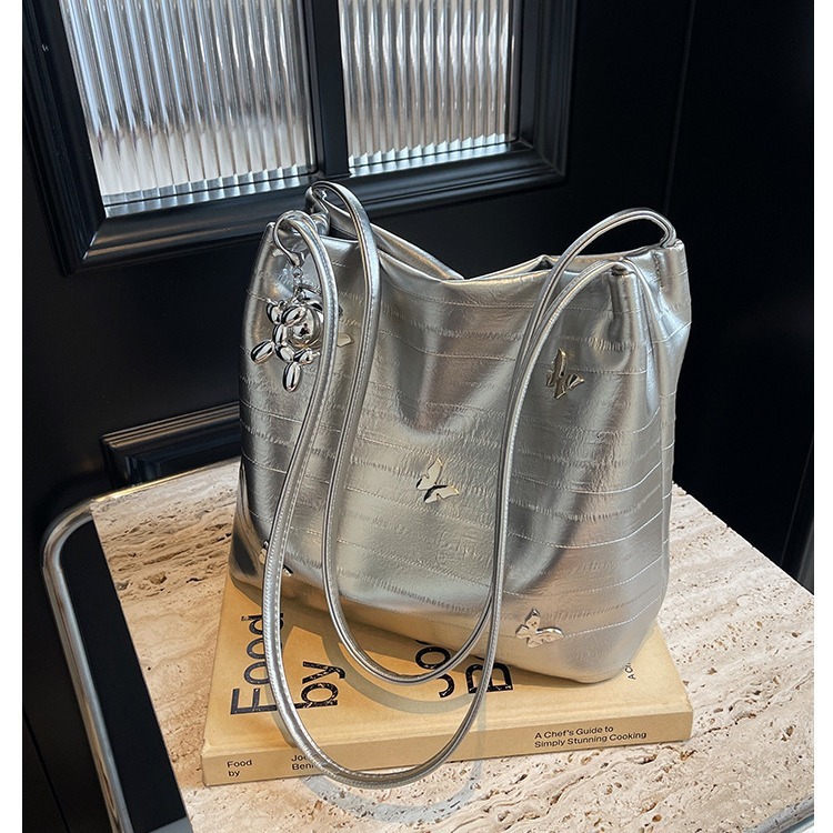Top Brand High Quality New Style New Model Available Versatile Casual Simple Fashion Sense Butterfly Style Tote Shoulder Bag for Women New Free Delive