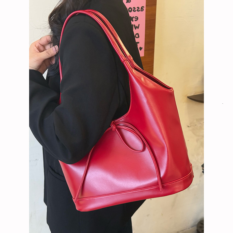 Vintage Red Bow Women's Handbag Autumn/Winter Large Capacity Shoulder Bag Commuter Multi functional Designer Shoulder Bag