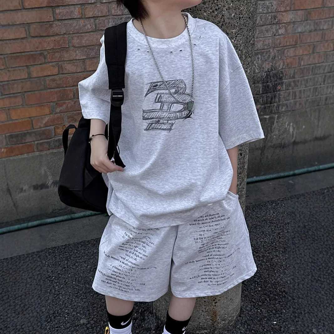 2025 Summer New Childrens Short Sleeved T-shirt Shorts Two-piece Set Boys Loose Pure Cotton Trendy R250605