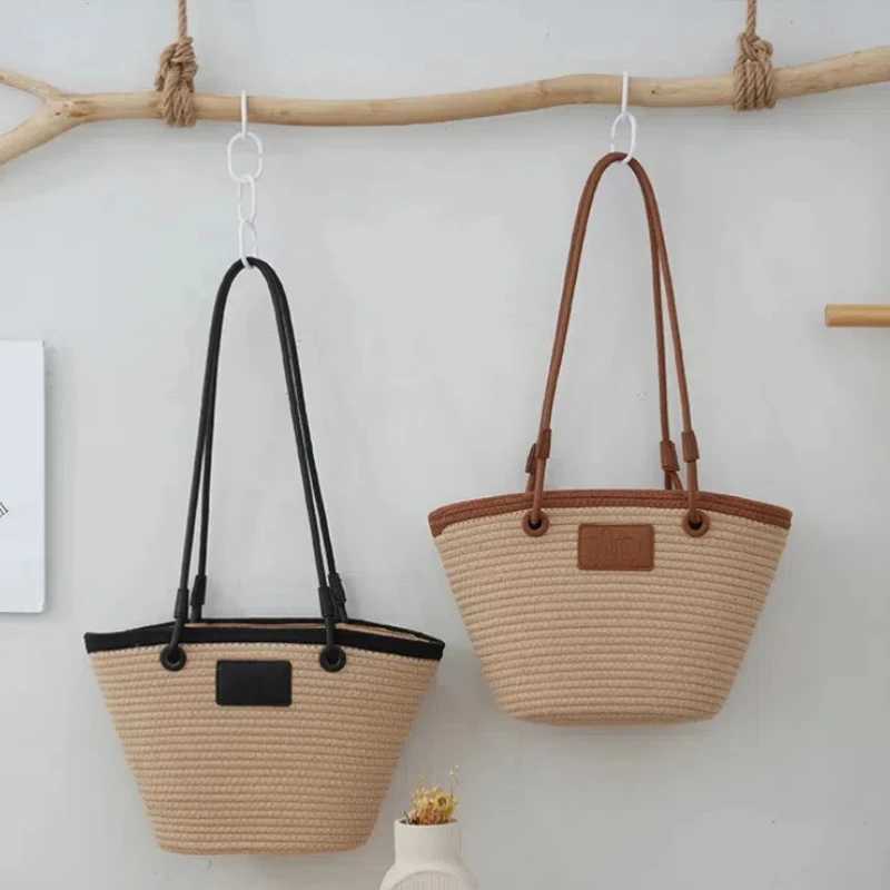 New Minimalist Woven Bag Portable Tote Bag Classic Woven Bag Reliable Womens Handbag Elegant Woven Handbag Womens Beach Bag XJ250605