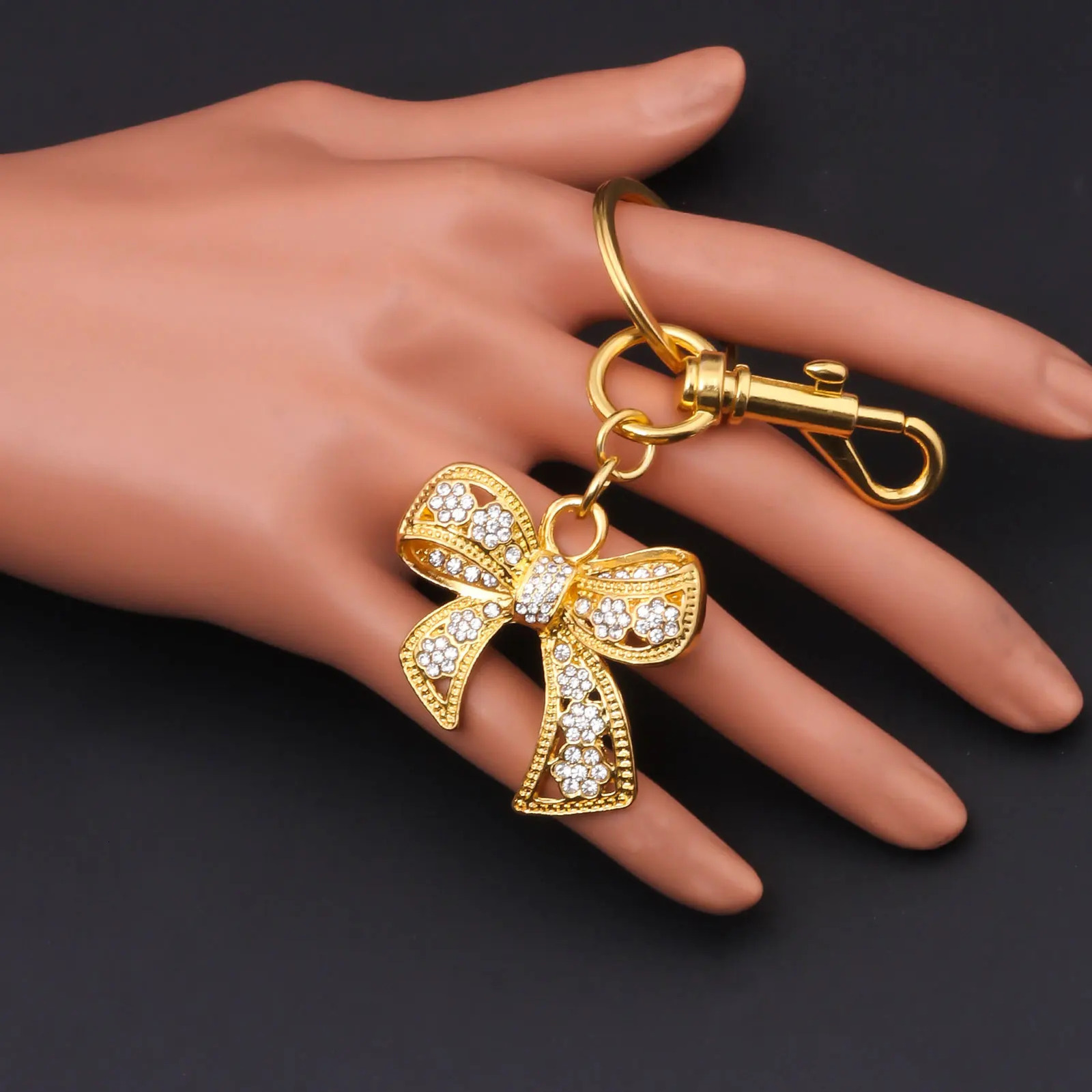 Full Rhinestone Bowknot Y2K Keychains for Women Bag Charm Pendant Car Keyrings Creative Letter D Key Chains Fashion Key Rings 250605