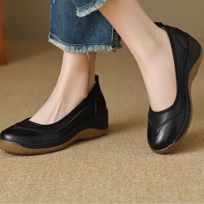 Women Soft Leather Loafers Thick Soled Lazy Sponge Cake Shoes Womens Round Toe Single Shoes Breathable Lightweight White Shoes 250603