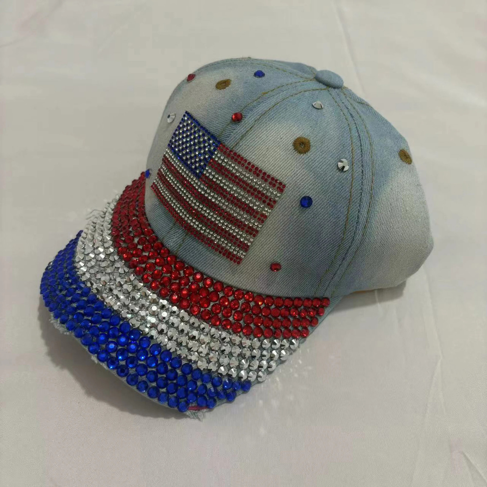 American Flag Embroidered Patriotic Baseball Cap for Women with Rhinestone Detail and Sun Protection 250603