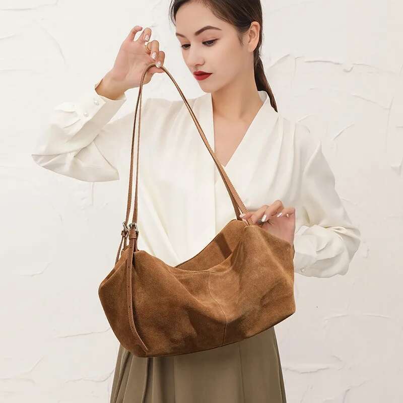 Designer Pillow Women New High Quality Suede Large Capacity Shoulder Exquisite Elegant Minimalist Tote Bag