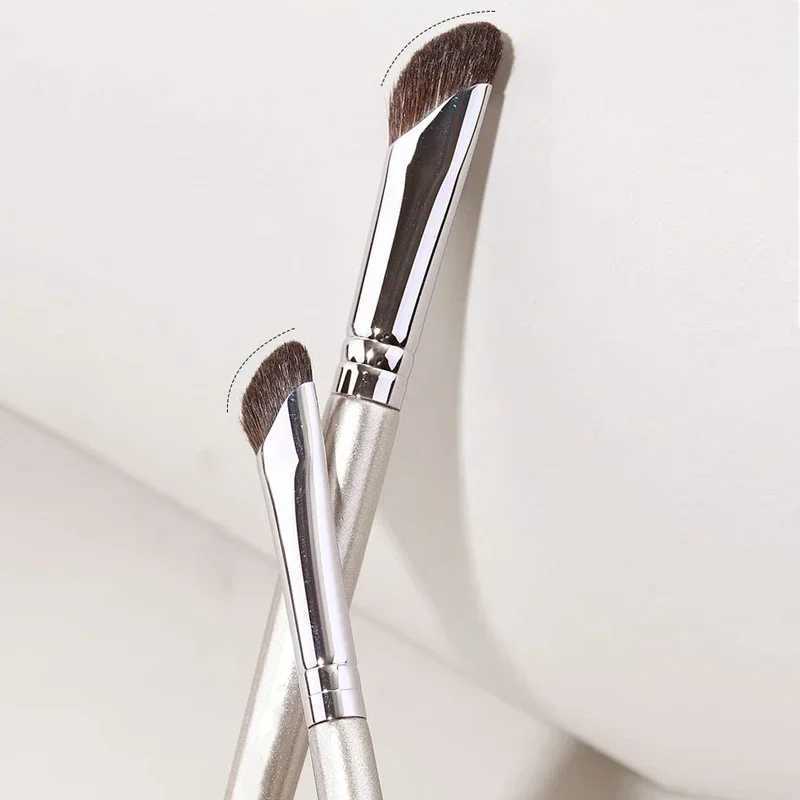 Professional Flat Angled Nose Shadow Makeup Brush Soft Eyeshadow Contouring Tool for Beauty Cosmetics W250605