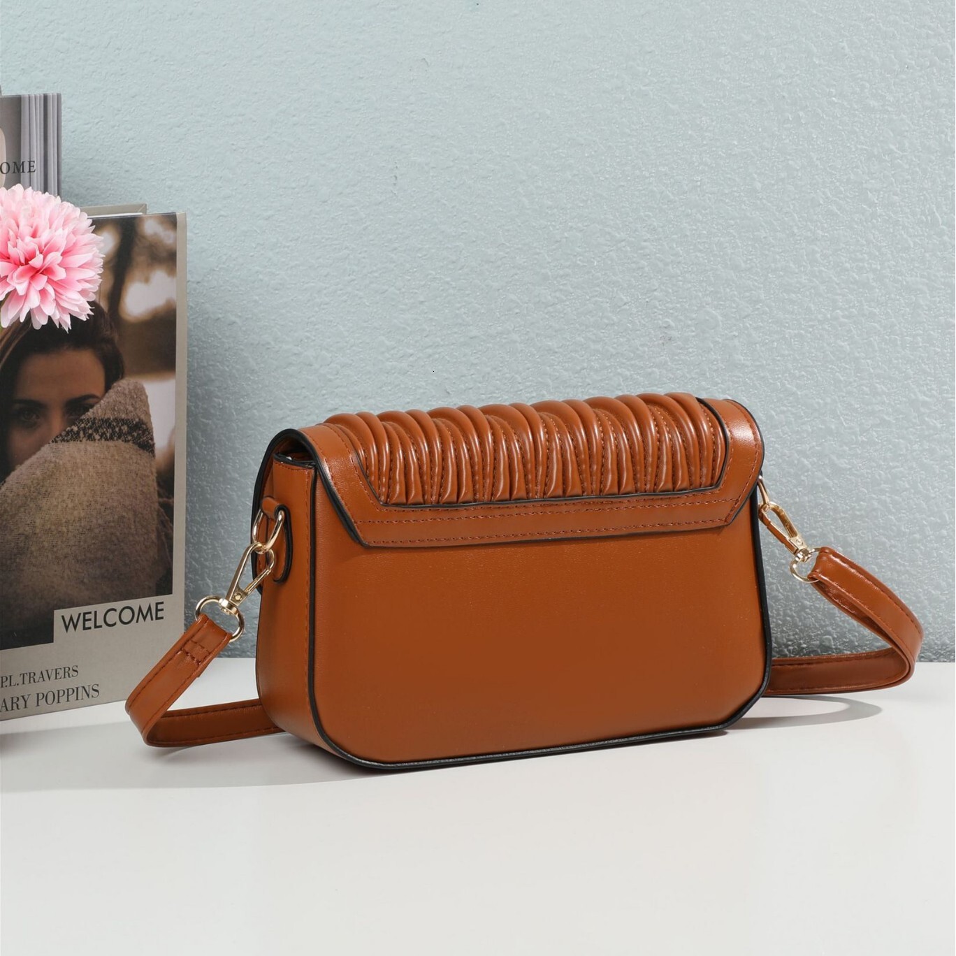 Top brand high-quality new free designer bag textured single shoulder handbag fashionable 2025 new oblique pleated small style free designer bag