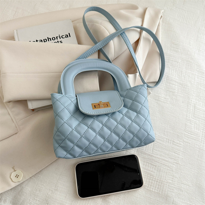 High quality brand new high-quality free designer bag French niche design quilted bag new fashionable handbag commuting shoulder bag new free designer