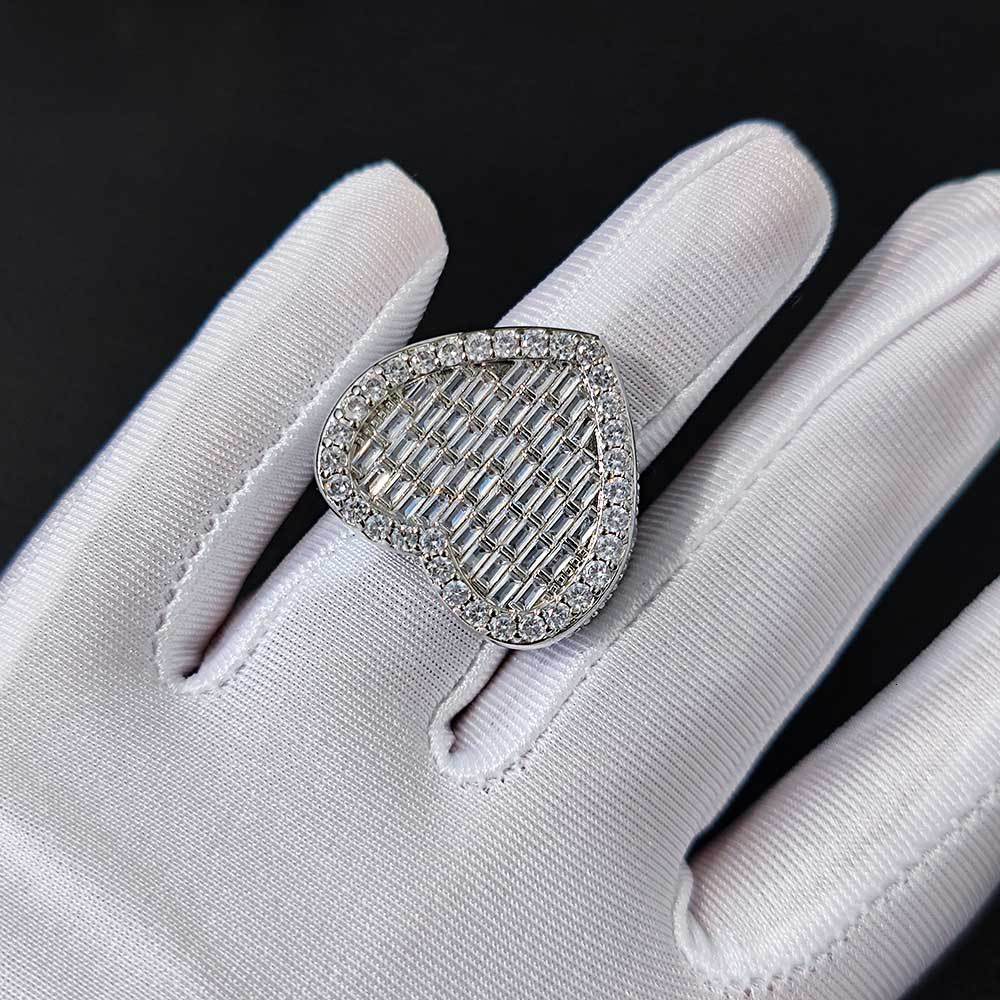 New Street Style Trendy Vertical T Square Heart Ring Personality Hip Hop Moissanite Heart Ring moissanite