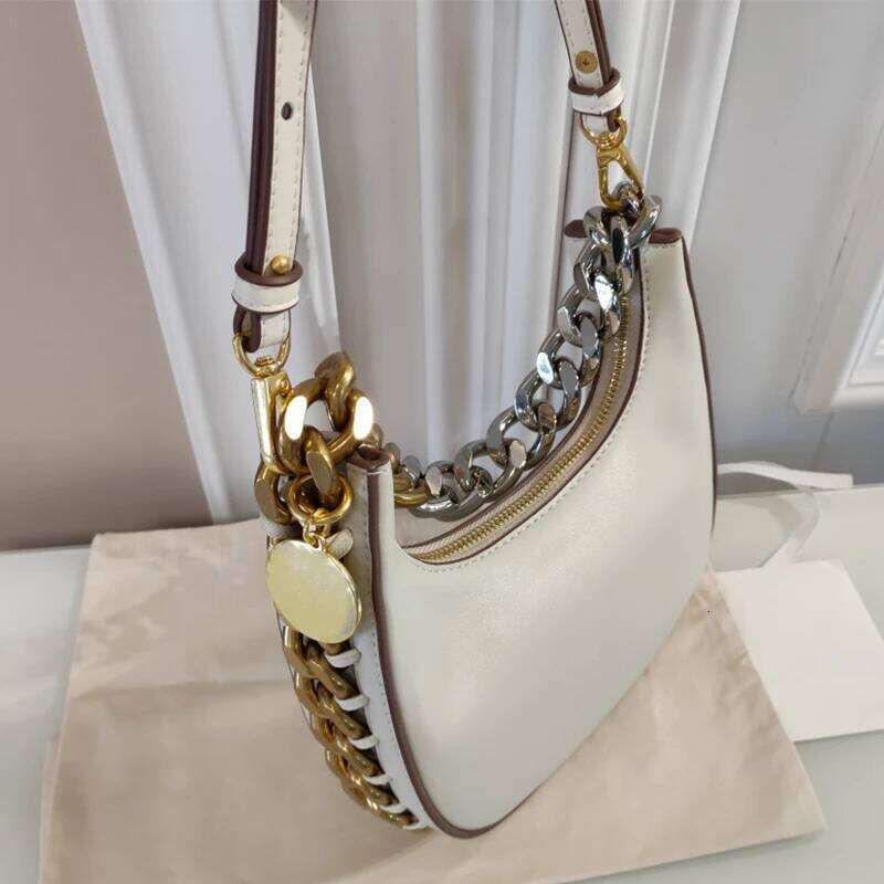 2025 Fashionable Single Shoulder Handbag Personalized Women's Large Chain Classic Casual Crossbody Bag Zipper Opening