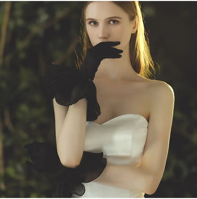 Gothic Black Satin Bridal Gloves for Wedding Tulle Ruffle Edge Finger Wrist Bridesmaid Accessories Short gant mariage femme 250530