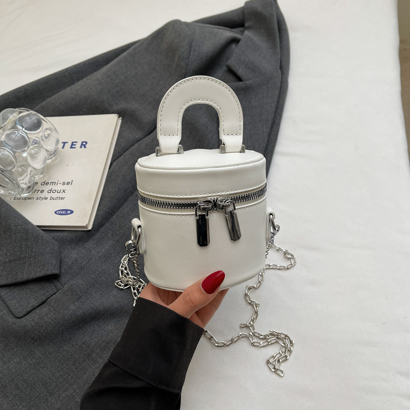 designer Trendy Niche Design Bucket Bag 2025 Spring New Fashion Trend Casual Texture Women's Shoulder Crossbody Bag