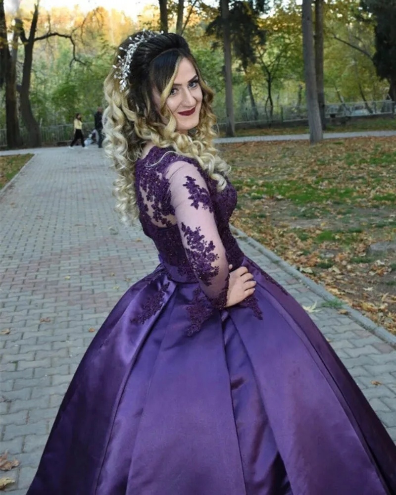 Elegant Purple Prom Dresses Long Sleeves Satin Ball Gown Reception Gown Lace Appliques Vintage Formal Events Dress 2025