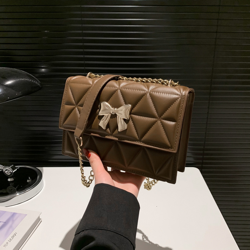 Top brand high-quality new free designer bag chain women's armpit bag 2025 new fashionable quilted embroidered shoulder slanted body new free des