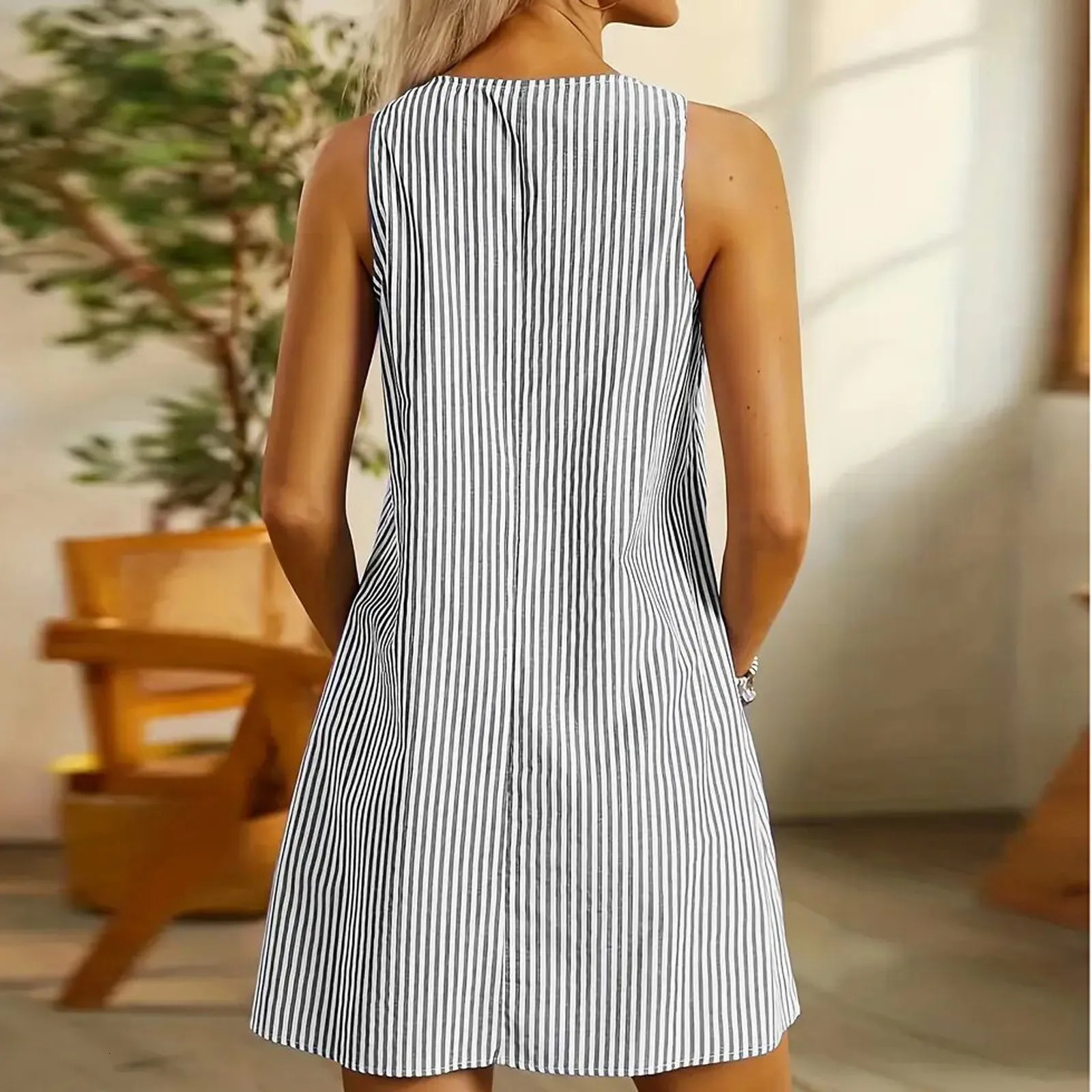 Womens Round Neck Tank Dress with Pockets Classic Striped Strap Button Casual Fashion Mini Summer Outdoor Beach Dresses 250604