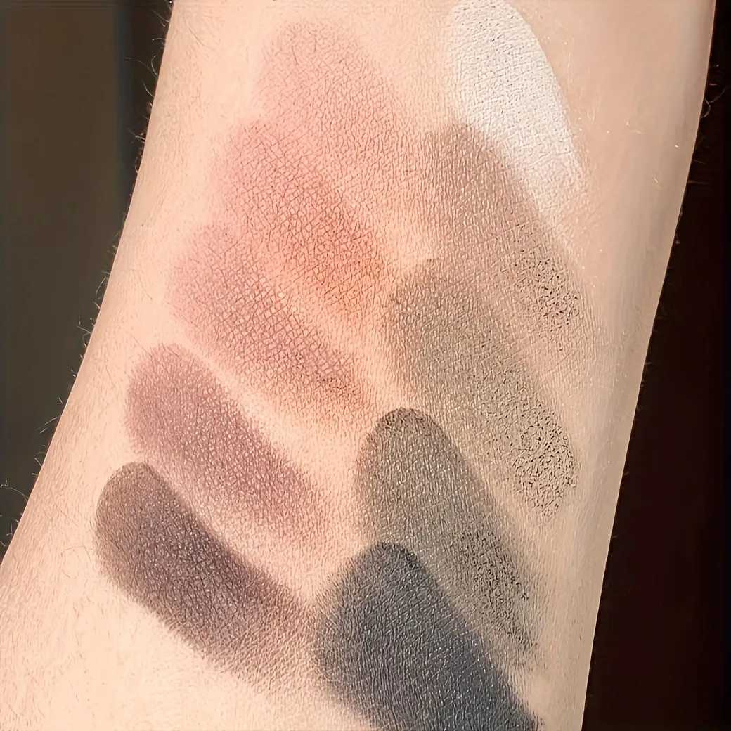 30 Colors Eyeshadow Palette Matte Pearl Finishes Multicolor Eye Shadow Disc for Daily Makeup Professional Beginner Friendly W250605