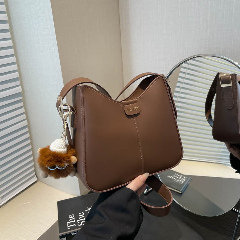 designer Trendy Single Shoulder Bag Bucket Bag Casual Fashion Small Bag for Women 2025 New Niche Design Textured Crossbody Bag