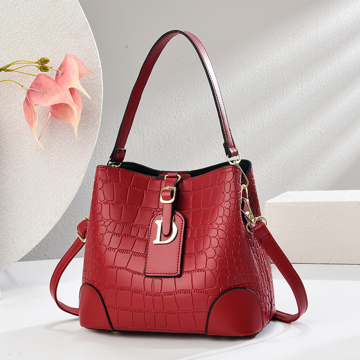 free shipping 2025S Designer Bag New Crocodile Pattern Bucket Bag Fashion Women Bag Simple Texture Handbag Large Capacity Shoulder Bag Crossbody Bag