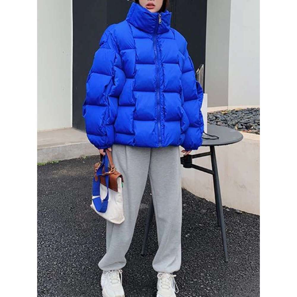 Coats Designer Women For Women Three-Dimensional Plaid Woven Fashion Coat Solid High Street Warm And Thick 2023 Winter New Down Jacket Designer