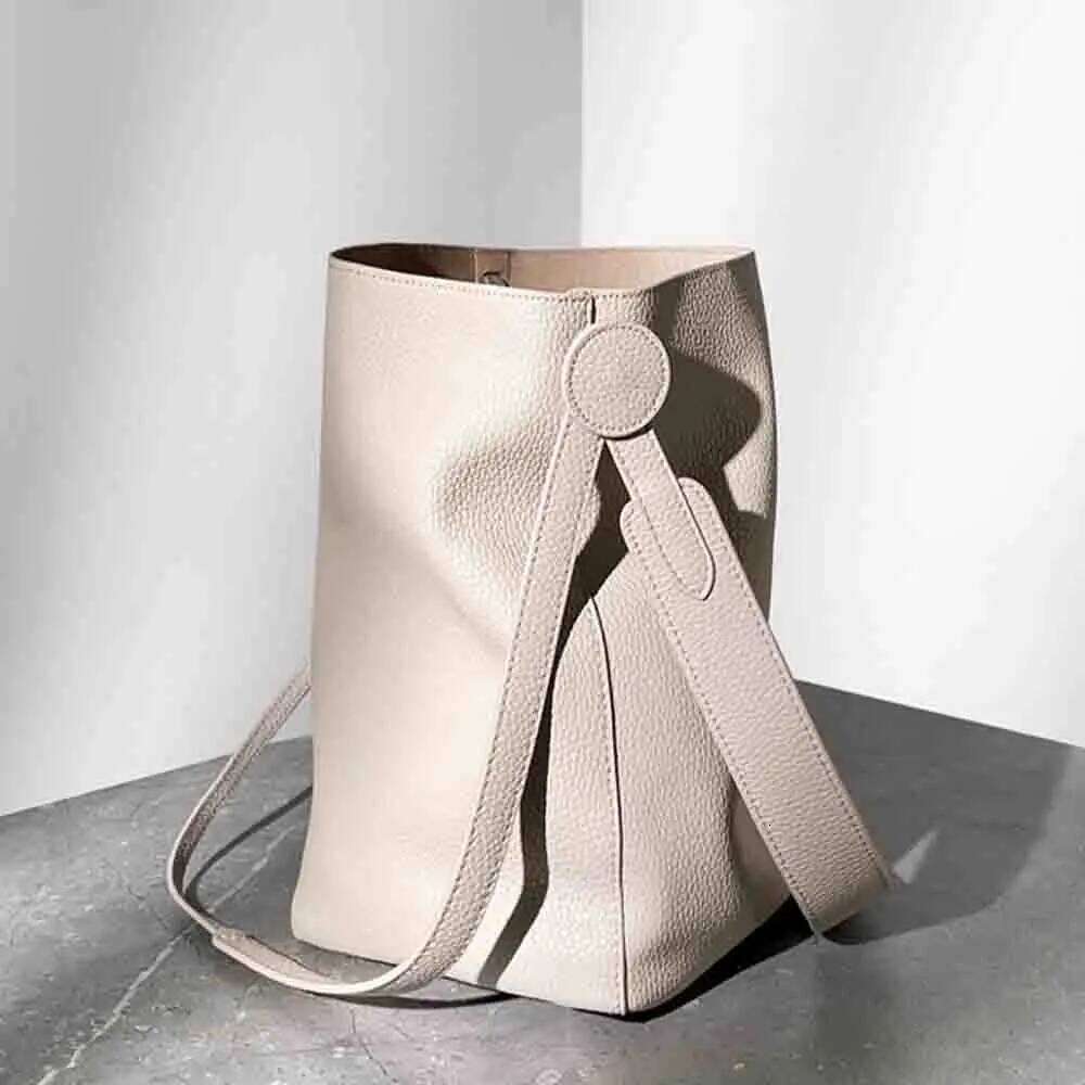 Motingsome Minimalism Fashion Women Bucket Genuine Leather Handbags And Purses Soft Calfskin Casual Tote Bag 2022 New