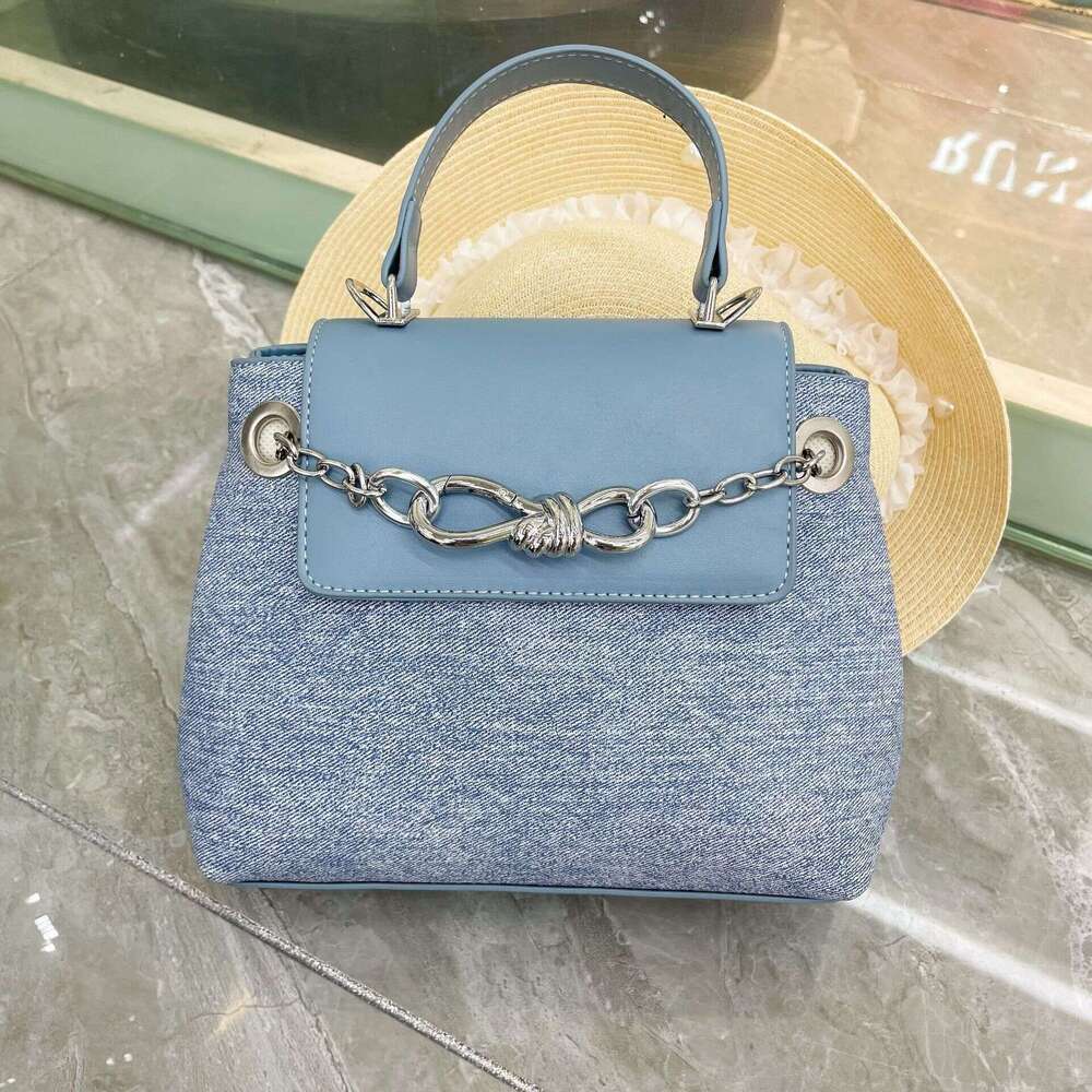 Fashionable New Korean Style Niche Bowknot Chain Trendy and Stylish Crossbody Bag Elegant Handbag