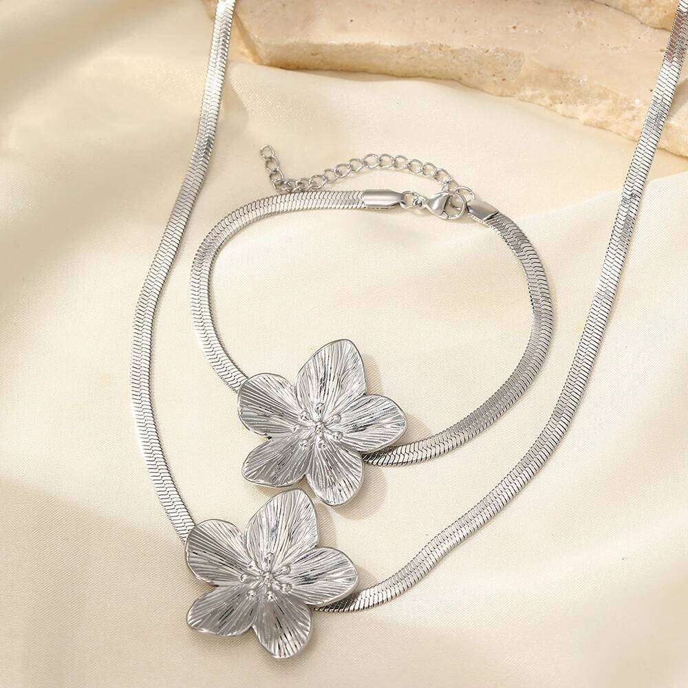 Stainless Steel Exquisite Light Flower Pendant Minimalist Set For Women Jewelry Party Gift Daily Wear