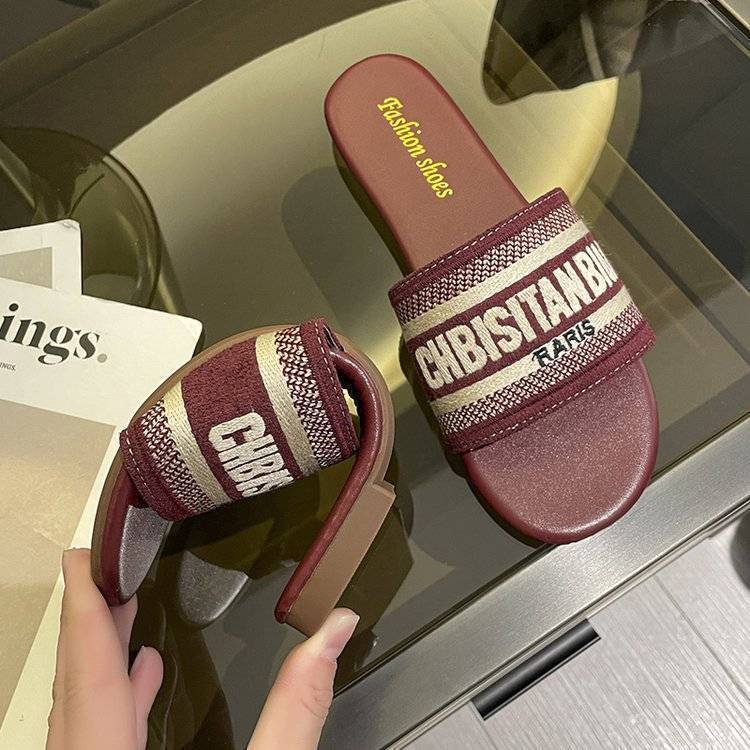 Designer Fashion Slippers Men's and Women's Sandals Popular Pool and Beach Flip-flops Shoes Slippers and Sandals Flip-flops with Flat Bottom