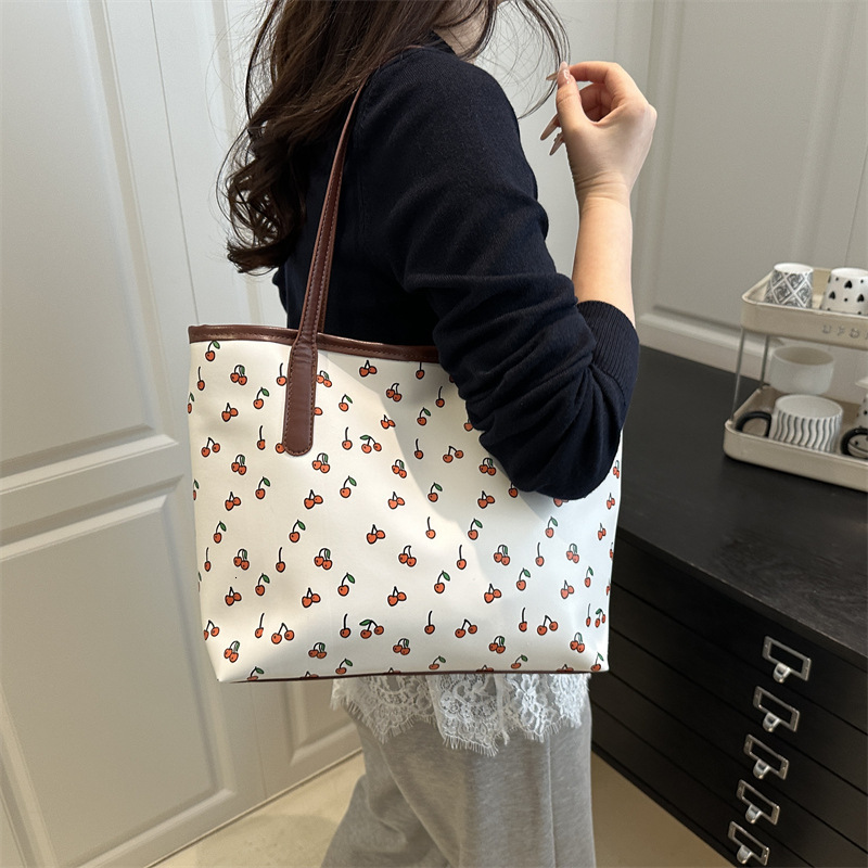 designer Tote Bag New Summer Large Capacity Women's Commuter Shoulder Handbag Storage Bag for College Students