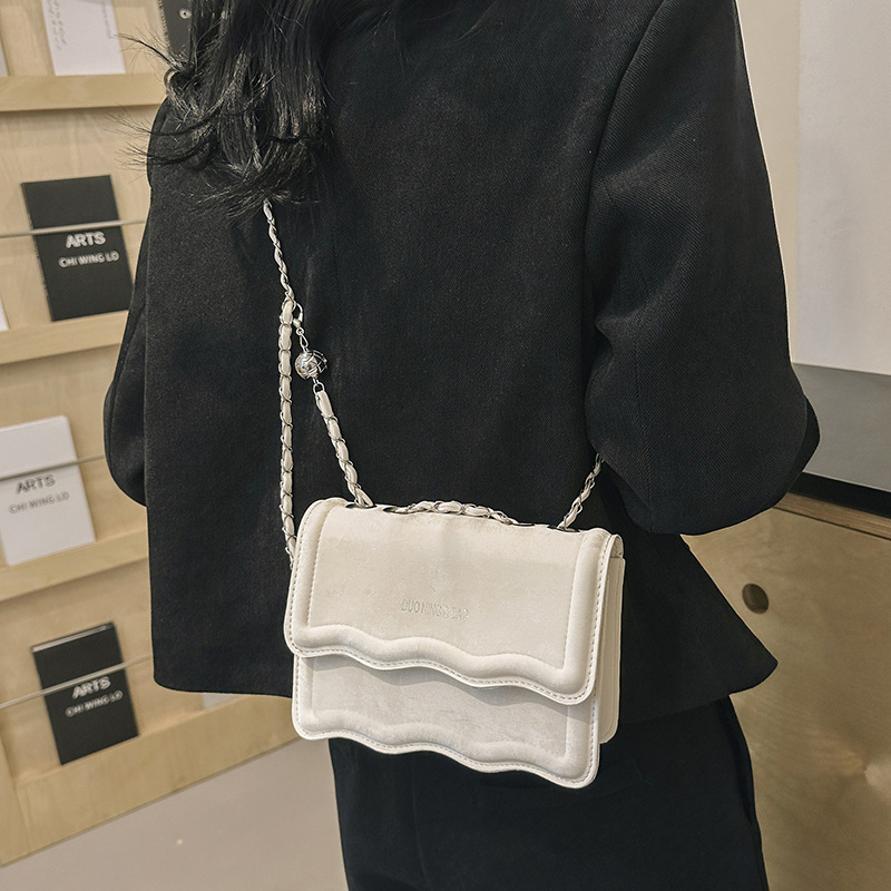 Women's small square bag, spring and summer new style, textured shoulder bag, fashionable and simple crossbody bag, designer handbag