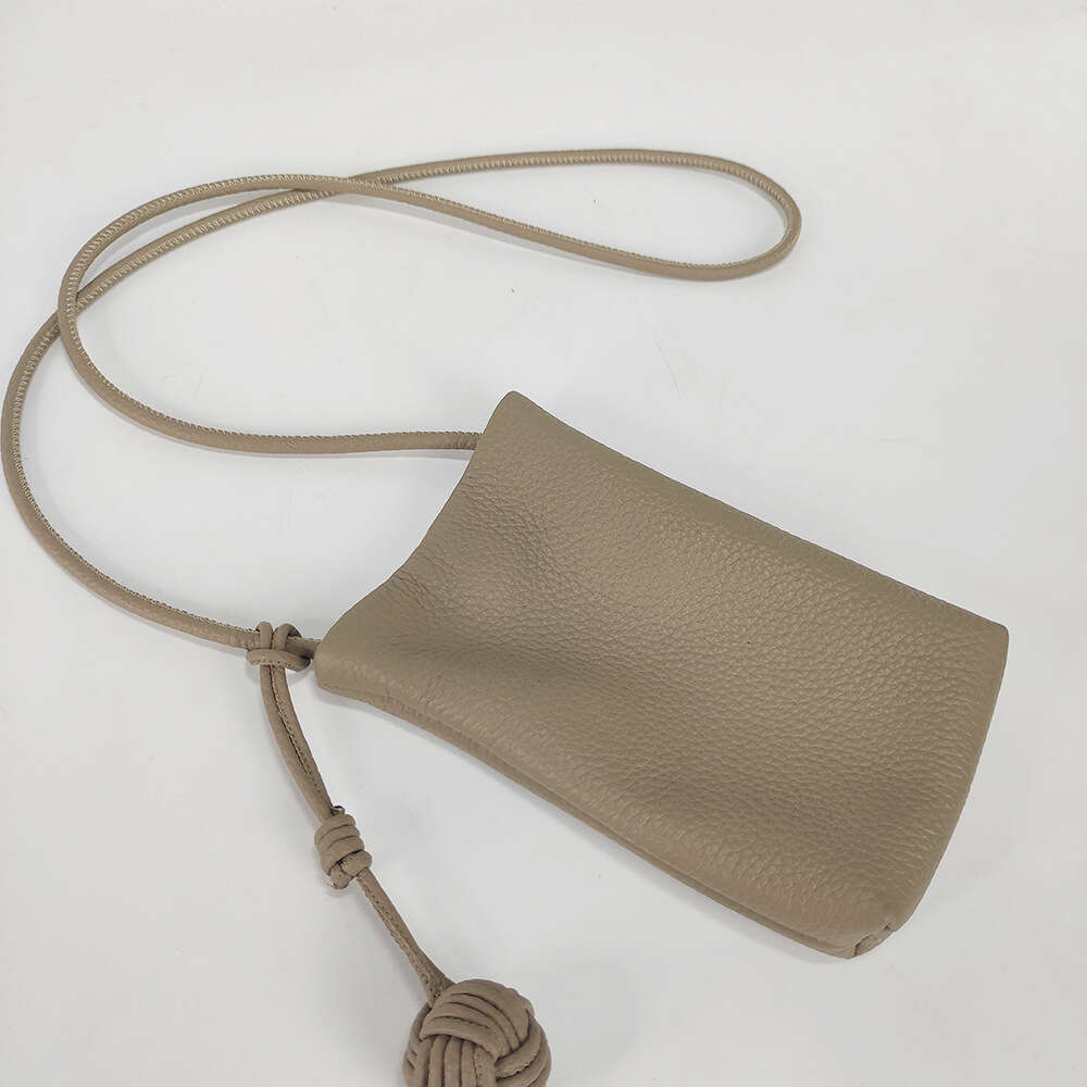 Niche Texture Togo Top Layer Leather Simple Small New Fashion Phone 2025 Korean Style Versatile Crossbody Bag