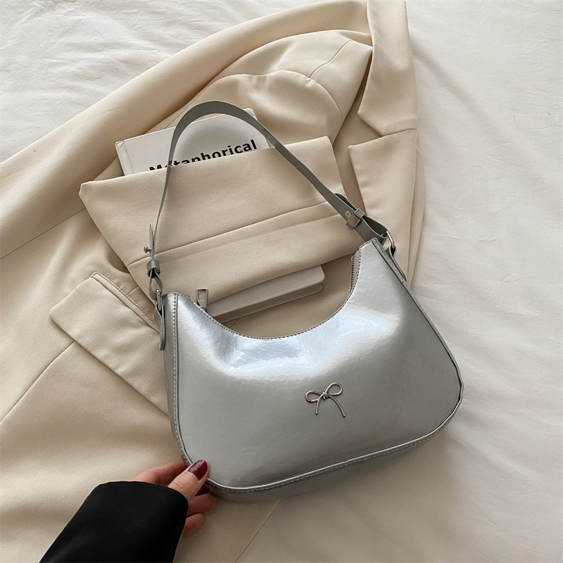 designer Textured Trendy Niche Design Personality Crescent Bag 2025 Spring New Fashionable Women's Simple Shoulder Bag