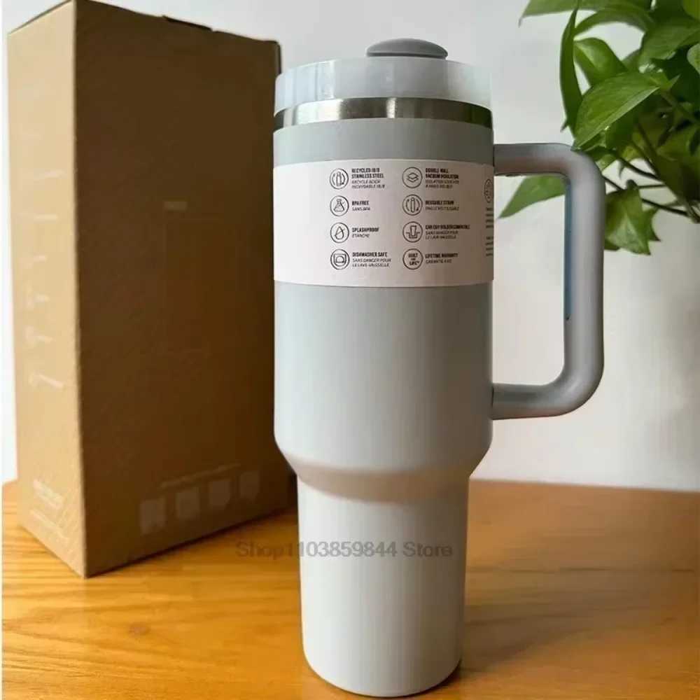 2025 New Handle Straw Lid Stainless Steel 30oz/40oz Vacuum Insulated Car Mug Double Wall Thermal Iced Travel Cup coffee mug X250605