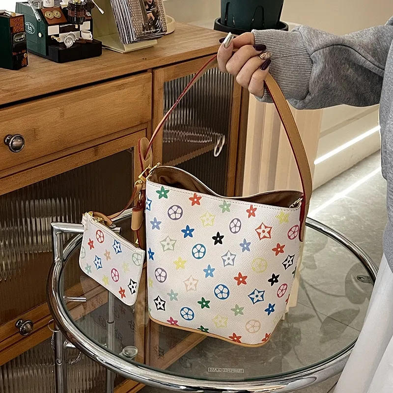 Designer Design Sense White Tri Color Bag lti pose Bucket New Large Capacity Hand Crossbody Shoulder S Hot Free shipping