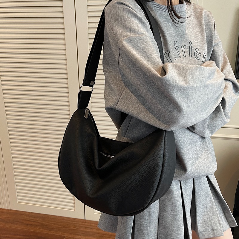 designer Soft Leather Vintage Large Capacity Bag for Women 2025 New Early Autumn Versatile Commuter Crossbody Bag Internet Celebrity Single Shoulder D