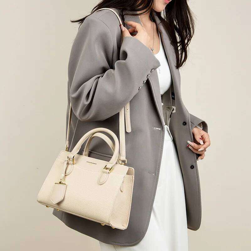 Women's handbag designer premium structural bag minimalist shoulder bag with detachable chain and patch canvas, office to weekend