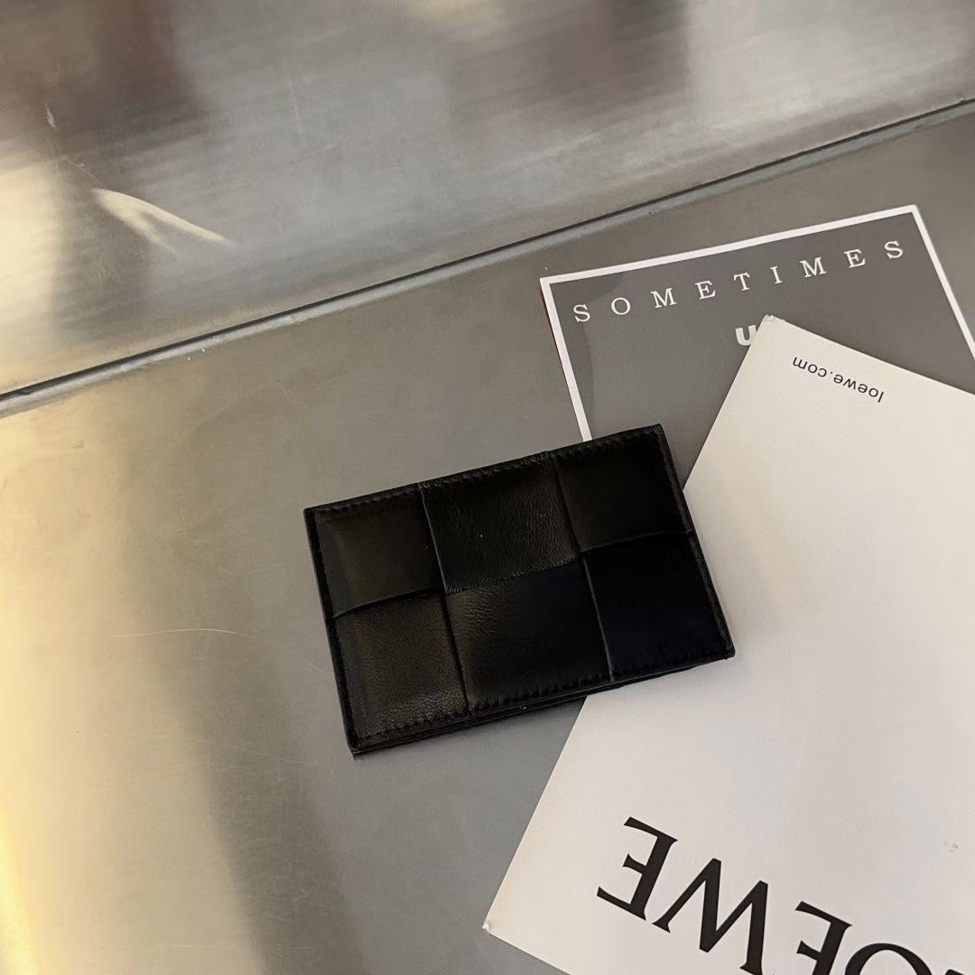 Ultra-thin Woven Card Bag One-piece Leather Simple Atmosphere Bank Card Clip For Men And Women Documents Access Card Cover