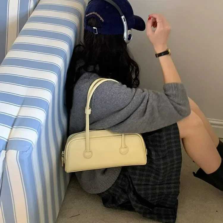 2024 NicheDesign Luxury Large Capacity Single Shoulder Underarm Bag Stylish Korean Version Fiable French Bread Small Square XJ250605