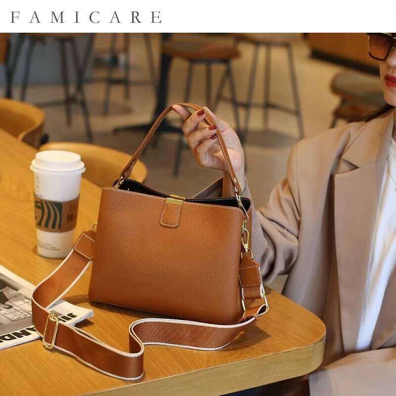 Women's Genuine Leather Handbag Bucket Style Casual Lady Fashion Shoulder Crossbody Messenger Bag for Girls Hot Sale
