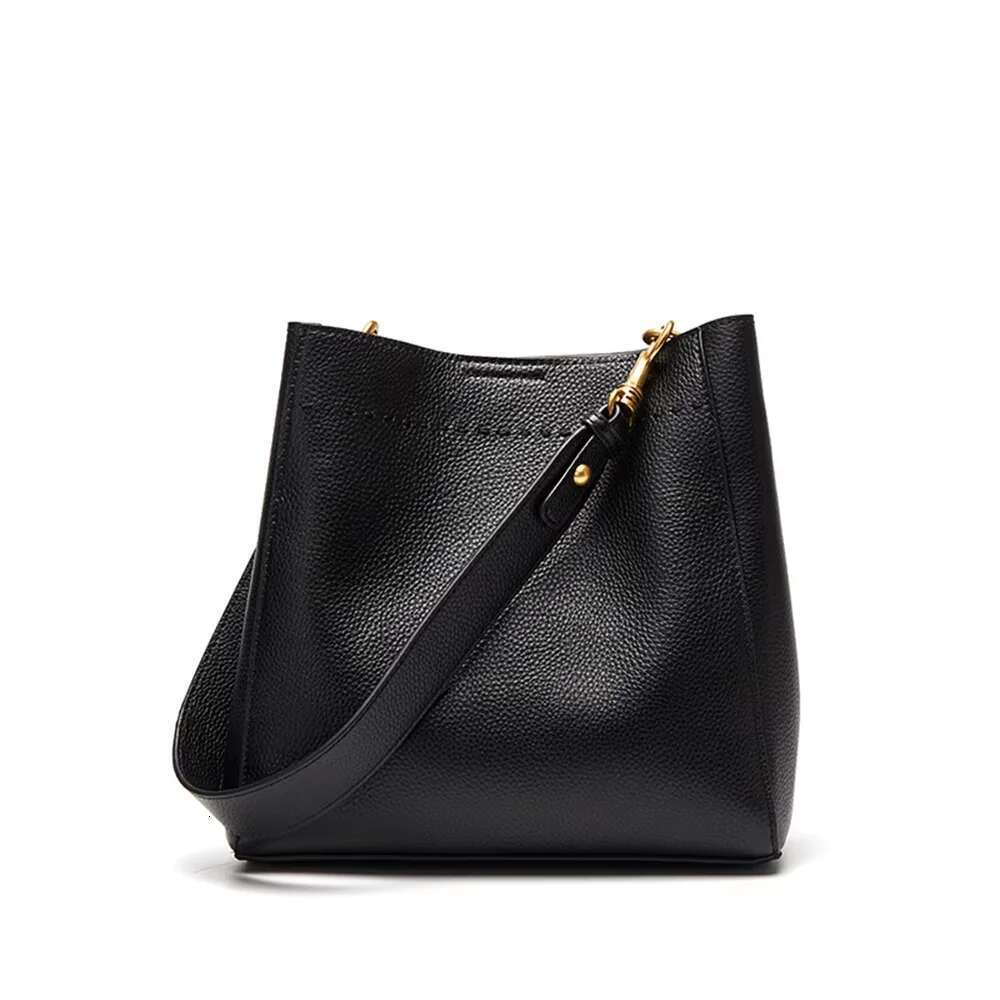 New leather Casual Shopping Shoulder Bag, Commuting Bucket Handbag, Simple And High-Quality Women's HandBag