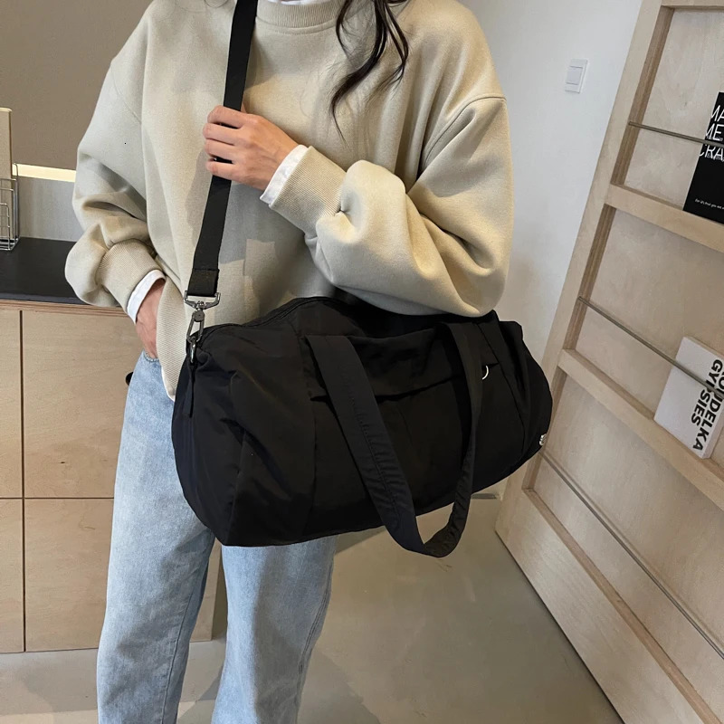 Adjustable Shoulder Strap Messenger Bag Weekender Bag for Men Women Nylon Gym Bag Crossbody Bag for Travel Business Trips Sports 250530