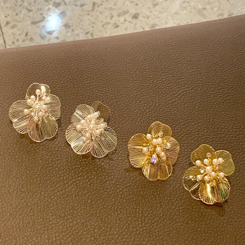 Women Metal Flower and Pearl Earrings with Cubic Zirconia Sweet Cool Luxurious and Elegant Jewelry