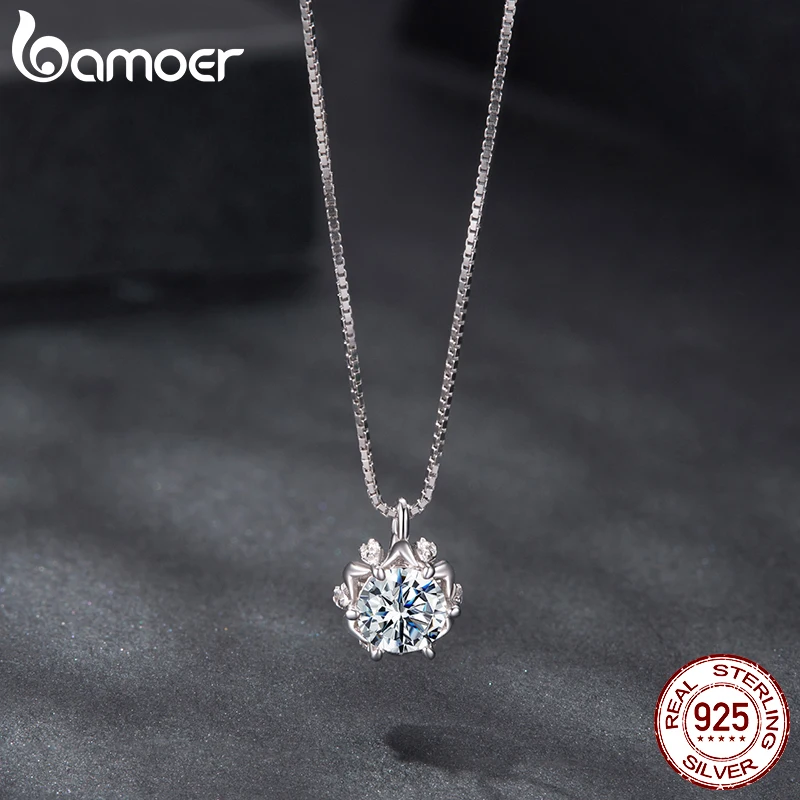 BAMOER Flower Buds Moissanite Necklace, 925 Sterling Silver Pendant Necklace with Box Chain for Women Romantic Jewellry Gift MSN050