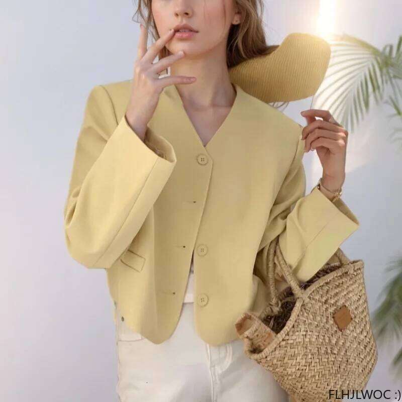 Coats Designer Women 5 Colors Autumn Chic Korea Design Short Coats High Street Women Fashion Cute Elegant Office Lady Button Notched Blazer Jackets De