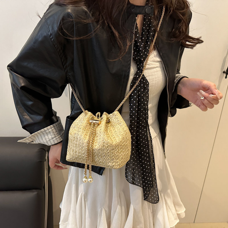 designer 2025 Summer New Fashion Trend Casual Simple Bucket Bag Stylish Niche Design Women's Shoulder Crossbody Bag