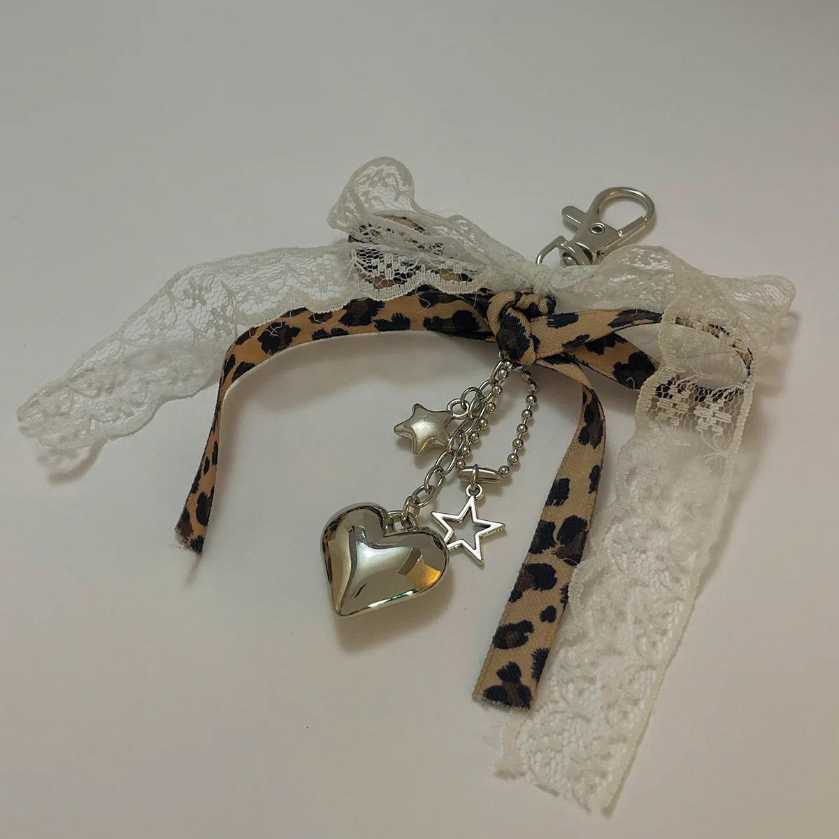 Goth Y2K Lace Bow Key Chain Heart Charm Pendant Kawaii Leopard Key Chain for Bag Accessory Women Trendy Tassel Chain Jewelry 250605