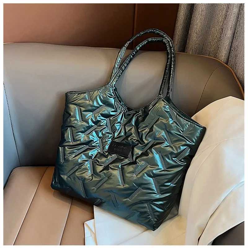 Women Padded Tote Bag Versatile Solid Puffer Bag Big Capacity Quilted Shoulder Bag Casual Winter Commuting Bag XJ250605