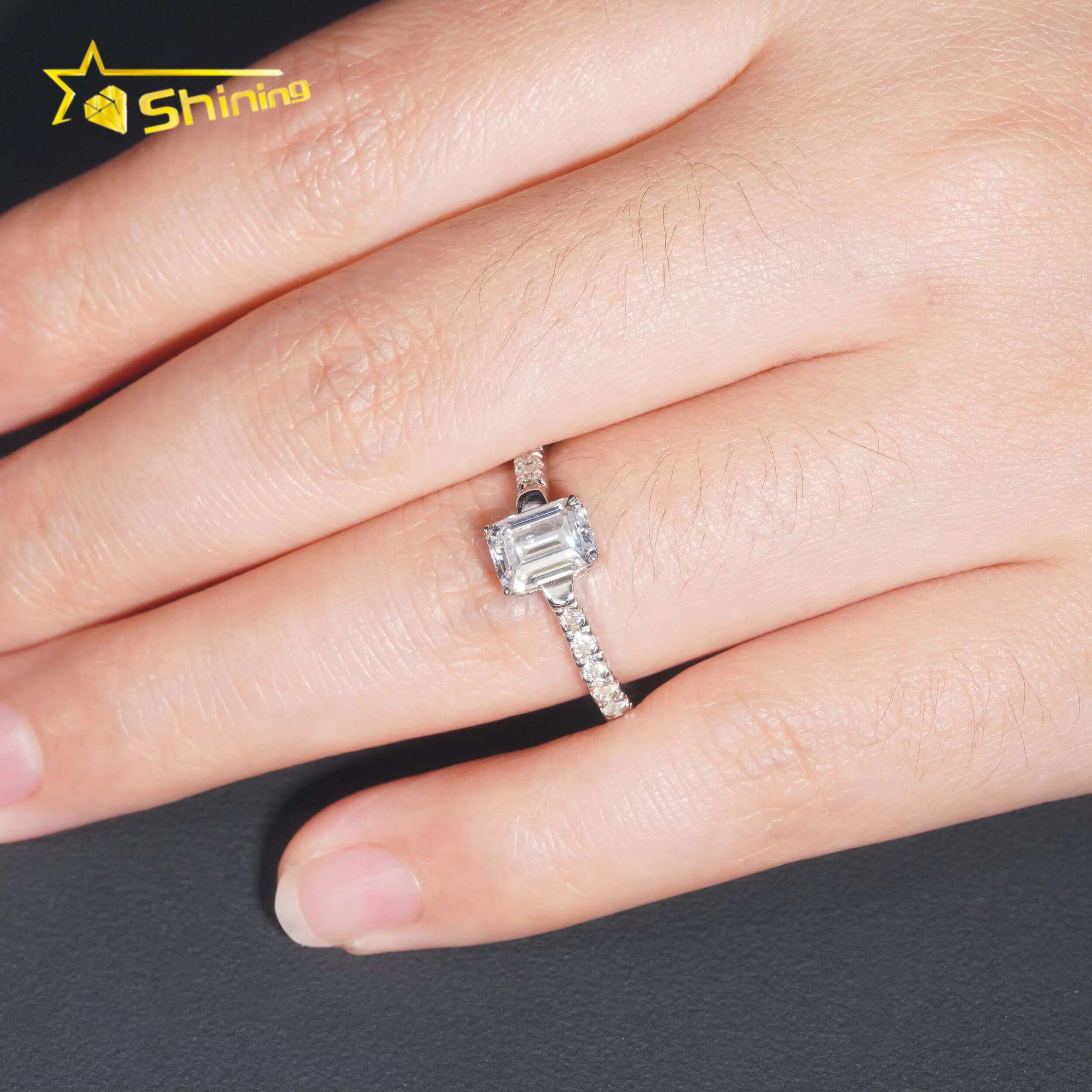 Luxury Style Pass Tester 925 Sterling Silver Rhodium Plated Women Jewelry Half Iced Out Band Diamond Moissanite Wedding Ring