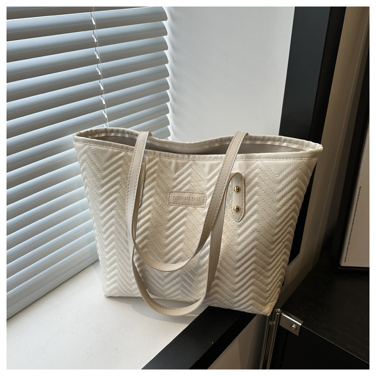 designer High-End Large Capacity Handbag Tote Bag for Women 2025 Spring New Commuter Bag Cross-Border Foreign Trade Dropshipping Shoulder Bag